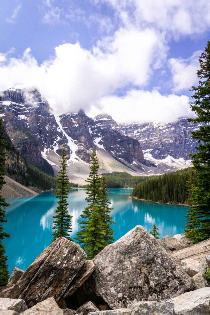 Lake Louise and Moraine Lake in One Day - Family Boarding Pass